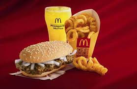 Burger dengan daging fillet ikan nila dengan saus lada hitam/ black pepper, ditambah dengan bawang bombai, yang disajikan dalam setangkup roti panjang bertabur wijen. Mcdonald S Prosperity Burger Returns For 20th Year