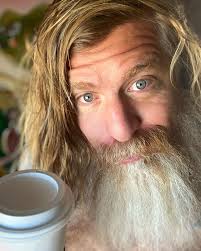 Good Morning! Hope you have a beautiful day filled with coffee and donuts.  (or whatever your ideal Sunday food and drink combo is)