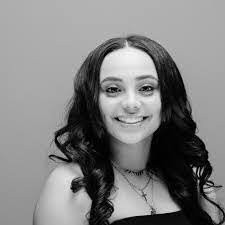 Melina Ingram's Instagram, Twitter & Facebook