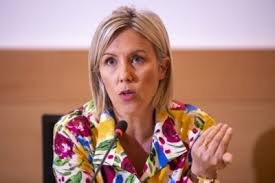 Dat heeft minister van defensie ludivine dedonder (ps) gezegd in de kamer. Minister Ludivine Dedonder Krijgt Weer Een Klap Maar Blij Het Nieuwsblad Mobile