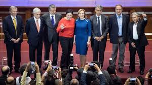 Arrancan las primarias presidenciales 2021 en chile, regladas en el sistema electoral público, en las que la izquierda y la derecha eligen a sus candidatos. Elecciones En Chile Quienes Son Los 8 Candidatos Que Buscan Suceder A La Presidenta Michelle Bachelet Bbc News Mundo