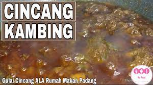 Selain itu masakan gulai juga biasa disajikan pada saat momen perayaan idulfitri maupun idul adha lho. Gulai Cincang Kambing Ala Rumah Makan Padang Youtube
