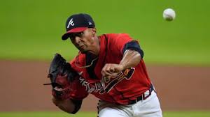 Kerr, Holmes shine in Braves' Wild Card-clinching win — MLB.com