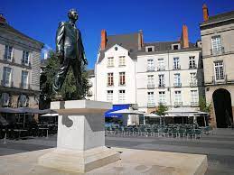 Throughout paris some 2,250 people protested, while other demonstrations took place in toulouse, bordeaux, montpelier, nantes and elsewhere. Nantes Sehenswurdigkeiten Tipps Beste Reisezeit Und Mehr