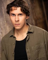 New headshots for the new chapter of my life • Headshots done by the lovely  Jodi Thibodeau @jolt390_photography