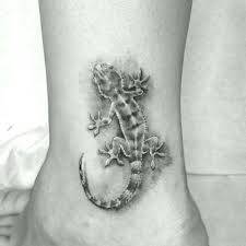 Maori lizard ornate lizard funny gecko tattoo designs lizards maori animals pencil drawing dragon lizard tattoo gecko vector gecko isolated salamander color. Mann Mit Kuhlem Schattiertem Gecko Tatowierungs Design 3d 3d Geckotatowierungsdesign Kuhlem Minimalistische Tatowierungen Muster Tattoos Gecko Tatowierung