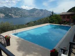 Schönes, großes ferienhaus mit swimmingpool, nur etwa 150 meter vom gardasee entfernt. Schone Ferienwohnungen Am Gardasee Von Privat