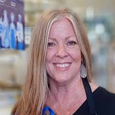 Lori Hassler's Instagram, Twitter & Facebook