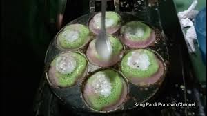 Campur semua tepung2an dan gula garam sisihkan. Indonesia Surabaya Street Food 2306 Part 1 Bikang Cake Kue Bikang Pukis Ydxj0692 By Matkiding