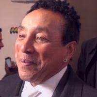 TV: On the MOTOWN Red Carpet with Music Legends Smokey Robinson, Diana  Ross, Gladys Knight & More!