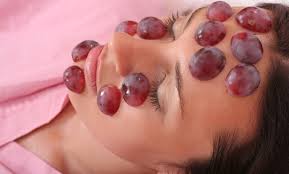 Inoltre, bisogna sfatare il mito del pane che fa ingrassare. Cibi Dimagranti L Uva Fa Ingrassare O Fa Dimagrire Leitv