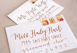 Calligraphie De Mariage Enveloppe Adressage Calligraphie Moderne Cuivr Addressing Wedding Invitations Invitation Calligraphy Envelope Hand Lettered Wedding