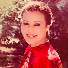 Kieu Chinh (@thekieuchinh) • Instagram photos and videos