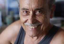 Pedro Cano: «Si no me acuerdo de los dolores, vengo al estudio y pinto. A  mis 80 años lo hago con la ilusión de siempre»