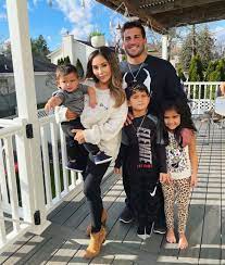Cortese joined the jersey shore cast in the show's third season. Jersey Shore S Nicole Snooki Polizzi Poses In Rare Photo With Husband Jionni Lavalle All Three Kids At Church