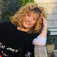 Subscribe to our official universal music group russia (umg) a video from (umg). 72 Letnyaya Alla Pugacheva Podelilas Foto Bez Makiyazha Vokrug Tv