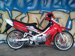 Bagi anda yang penasaran akan data modifikasi motor suzuki satria 2 tak konsep supermoto ini, simak ulasannya berikut. Modifikasi Motor Satria Hiu Modifikasi Motor Terbaru 2021