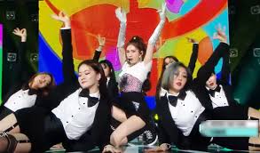 It was released by the black label on june 13, 2019. Somi S Debut Stage Birthday Receives Mix Reaction From Public Kpopmap