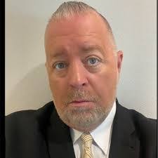 Scott Shuck's Instagram, Twitter & Facebook