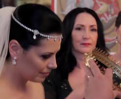 Oriunde e sefa Steluta Racolta, mananca si ”superwoman” Diana Coman: 5  surse substantiale de venit in 2014