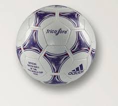 Cette chanson (reprise par hermes house band) était en fait l'hymne officiel de l'équipe de france cette année. Les Ballons De La Coupe Du Monde 2010 De Football En Afrique Du Sud Mondial 2010