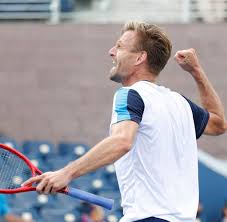 The best tennis rackets take your game to the next level without busting your wallet. Ein Deutscher Qualifikant Sorgt Bei Den Us Open Fur Furore Welt