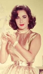 Bedanya pada tahun 2018 ini rambut keritingmu akan dibuat berpenampilan lebih besar dan better pastinya. Nostalgia Ini Dia Gaya Rambut Wanita Indonesia Dari Masa Ke Masa