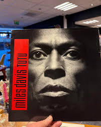 Ghettosvends Pakkekalender 2025 🎄🎁 21. Julie London