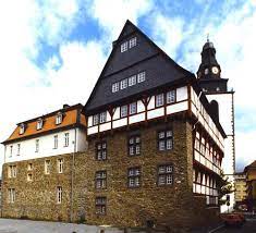 Wir zeigen euch hier, wie ihr euch tolle kleine deko häuser aus beton gießen könnt. Oberhessisches Museum Leib Sches Haus Giessen Entdecken Giessen Entdecken