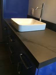 Comptoir Salle De Bain En Beton Avec Lavabo Moderne En Porcelaine Decor Home Decor Sink