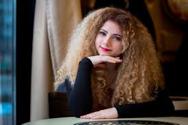 A magukat iráni állampolgároknak valló külföldiek okmányokkal nem rendelkeztek, és magyarországon való jogszerű tartózkodásukat. Egyre Tobb Fellepese Van Opitz Barbinak