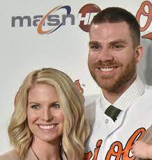 Davis played in mlb for the texas rangers from 2008 until being traded to the. Chris Davis With His Wife Jill Davis Celebrities Infoseemedia