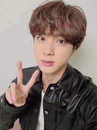 #happyjinday, #shiningandpreciousjin, #kimseokjin, dan lainnya jadi trending topik di seluruh dunia. Rayakan Ultah Jin Bts Penggemar Beri 100 Kotak Bisamakan Gratis Untuk Rumah Sakit Di Medan Showbiz Liputan6 Com