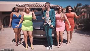 Only +18 explicit contents dm vid will do da same luv 2 hookup if worth my while. Curvy Wife Guy Robbie Tripp Has Put Out A Rap Song About Chubby Sexy Women Daily Mail Online