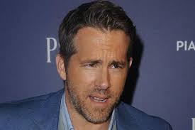 Jun 06, 2021 · 1998 trug brooke shields ein rotes kleid zur verleihung der golden globes. Hame Fur Ryan Reynolds Hugh Jackman Und Jake Gyllenhaal Legen Nach