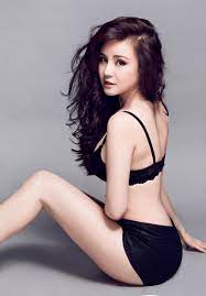 Ca sĩ vy oanh khoe dáng gợi cảm trong âm nhạc và bước nhảy. Tiá»ƒu Sá»­ Ca SÄ© Vy Oanh