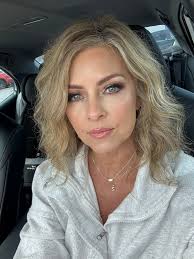 What a difference a good lamp makes. In taking pics anyway.