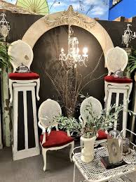 Ruby Grace S Display At Grapevine Antique Market Antique Market Graceful Antiques