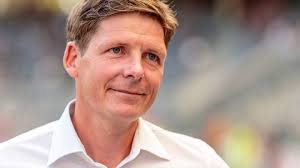 Ähm freut sich der dritte. Oliver Glasner Ubernimmt Vfl Wolfsburg