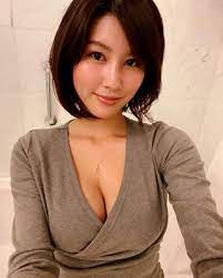 美乃すずめさんのインスタグラム写真 美乃すずめinstagram ショートヘアにするかどうか でもまだ美容院に行くのは辞めておこう 4月18日 20時06分 suzume mino かわいいメイク 可愛い女の子 写真