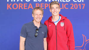 „Genesung wird dauern“: Jürgen Klinsmann äußert sich zu Sohn Jonathans Halswirbelbruch