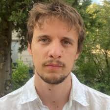 Lo spreco alimentare è un problema globale con gravi conseguenze  economiche, sociali e ambientali, alimentato sia da scelte individuali che  da inefficienze strutturali lungo la filiera.