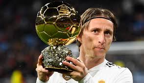 Auch luka modrićs frau vanja feuert den spieler kräftig an. Modric Uber Ballon D Or Sieg Als Der Anruf Kam War Ich Zu Nervos Real Total