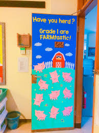Farm Class Theme Piggy Door Display Grade 1 Are Farmtastic Class Theme First Grade Classroom Door Displays