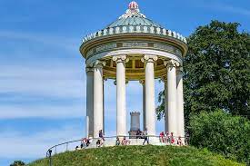 Tempel monopteros im englischen garten zu münchen. Englischer Garten Alle Attraktionen Biergarten Des Munchen Highlights Passenger On Earth