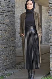 Pileli Tesettur Deri Pileli Tesettur Deri Etek Modelleri Tesettur Jean Modelleri 2020 Modest Fashion Hijab Hijab Fashion Stylish Hijab