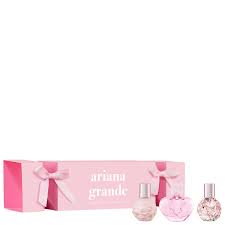 While we work to ensure that product information is correct, on occasion manufacturers may alter their. Ariana Grande Christmas 2020 Mini Collection Gift Set Gifts Sets