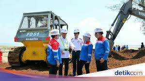 Kilang minyak pertamina sedang membuka lowongan kerja terbaru. Megaproyek Kilang Minyak Di Tuban Bakal Serap 20 000 Pekerja