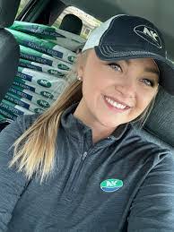 Larry Seed's Instagram, Twitter & Facebook