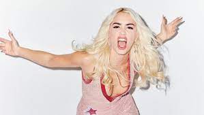 Une histoire délicate bien exploitée qui mérite le coup d'œil ! Lali Esposito Dejo Atonitos A Sus Fans Con El Estreno De Sky Rojo